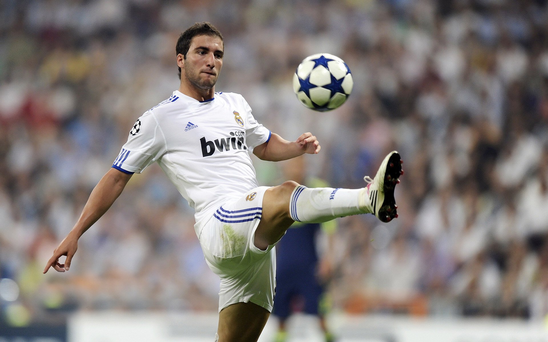 星空体育官方入口-哈兰德进球狂潮，媒体质疑还是赞誉不断？，哈兰德进球视频